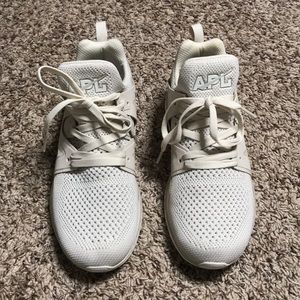 APL women’s ascend nude running sneaker 8.5